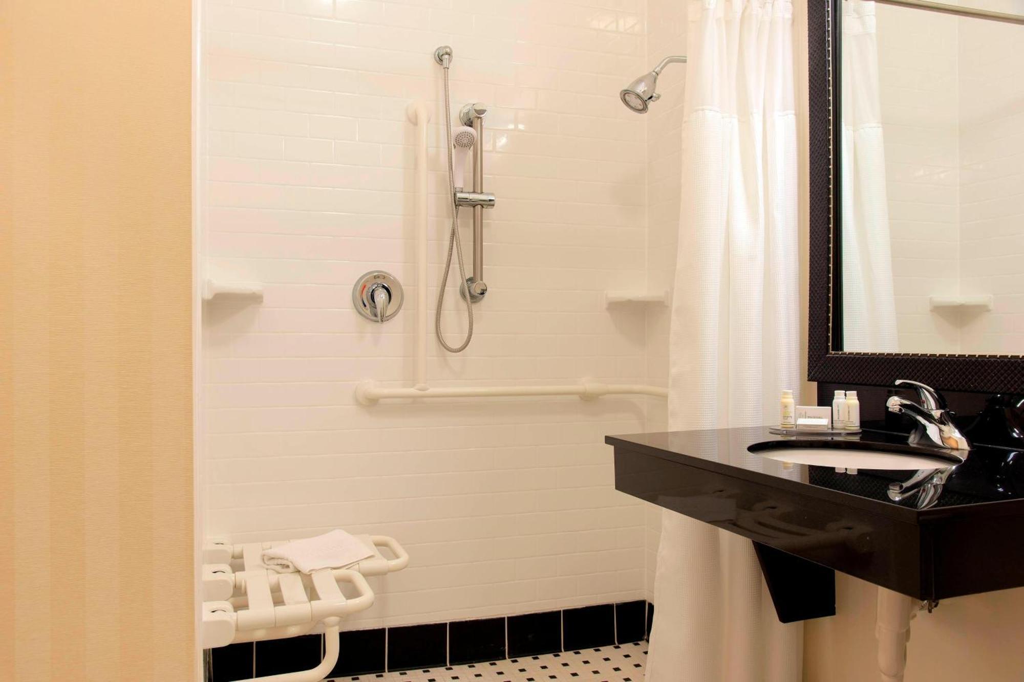 Fairfield Inn & Suites By Marriott Omaha Downtown Экстерьер фото