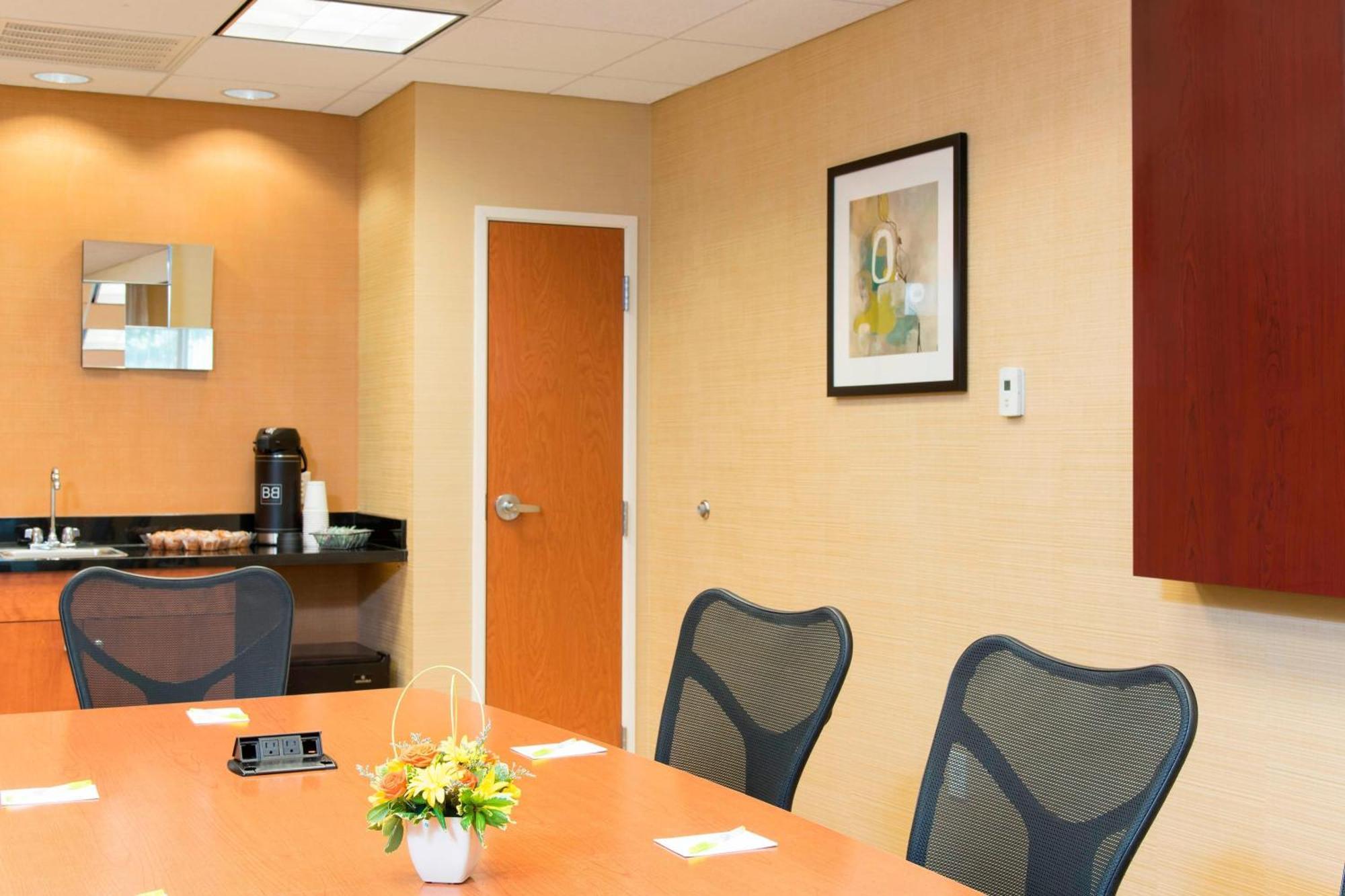 Fairfield Inn & Suites By Marriott Omaha Downtown Экстерьер фото